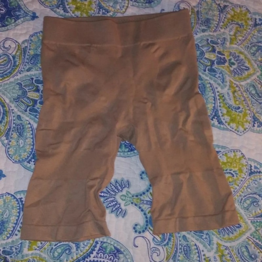 NWOT BCBGMAXAZRIA Shapewear M/L